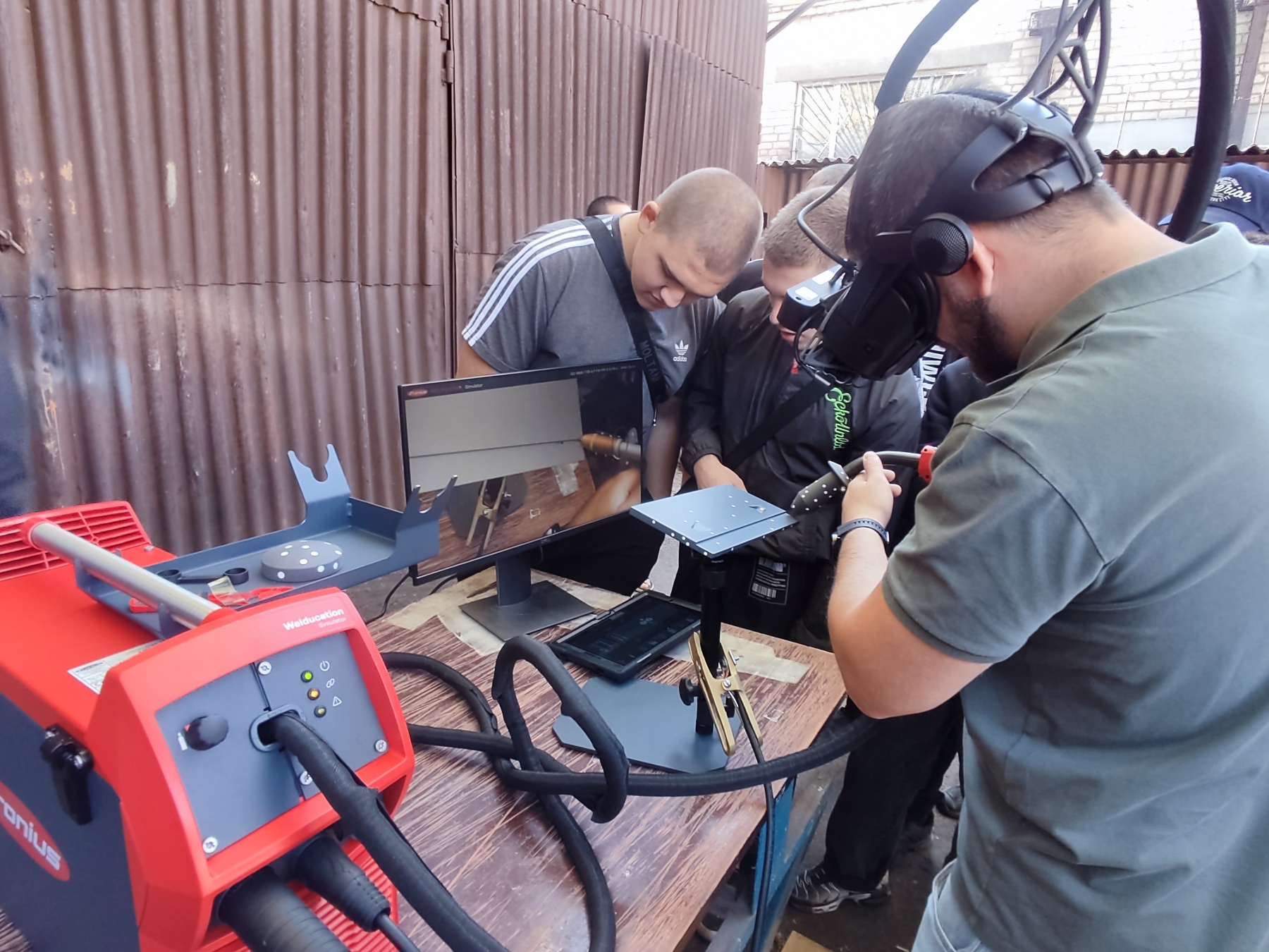 0 02 05 d223b7dbb4d98d9be6b012928a36711affe7bc394ac33665cd356291aef17c22 7d7f95d64fe73ba